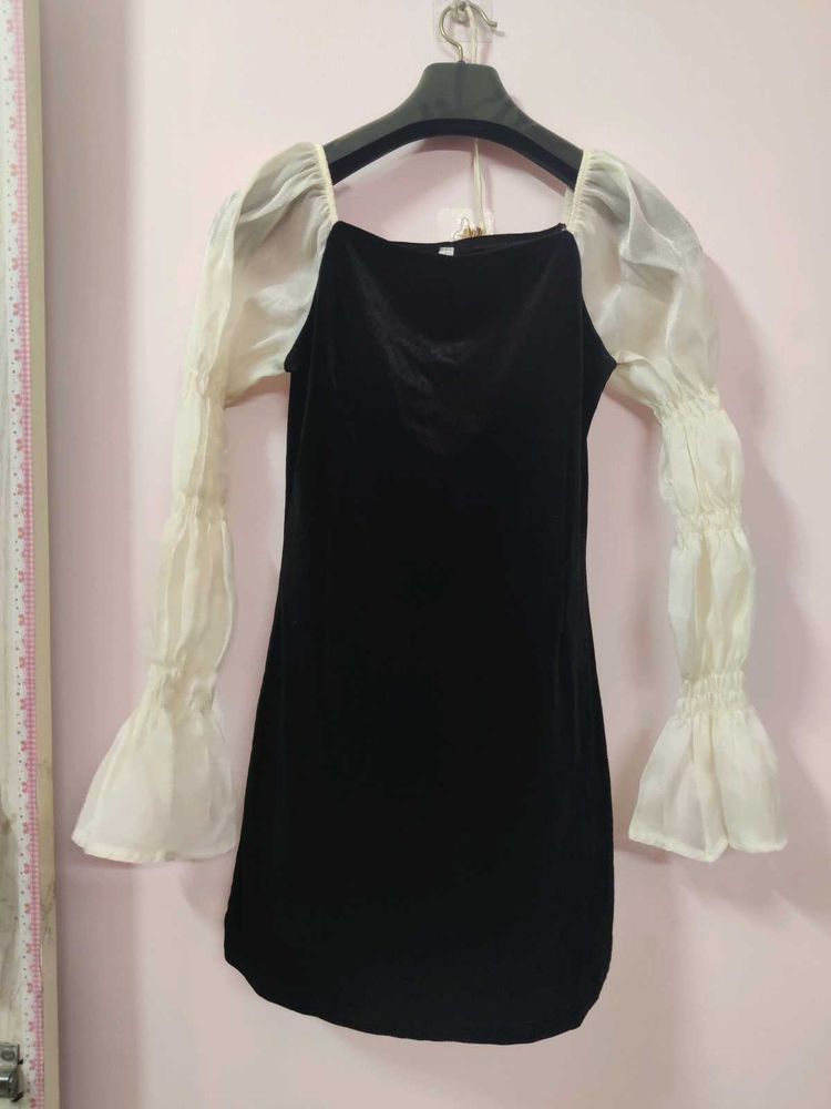 Chic Black Velvet Dress with Sheer Sleeves