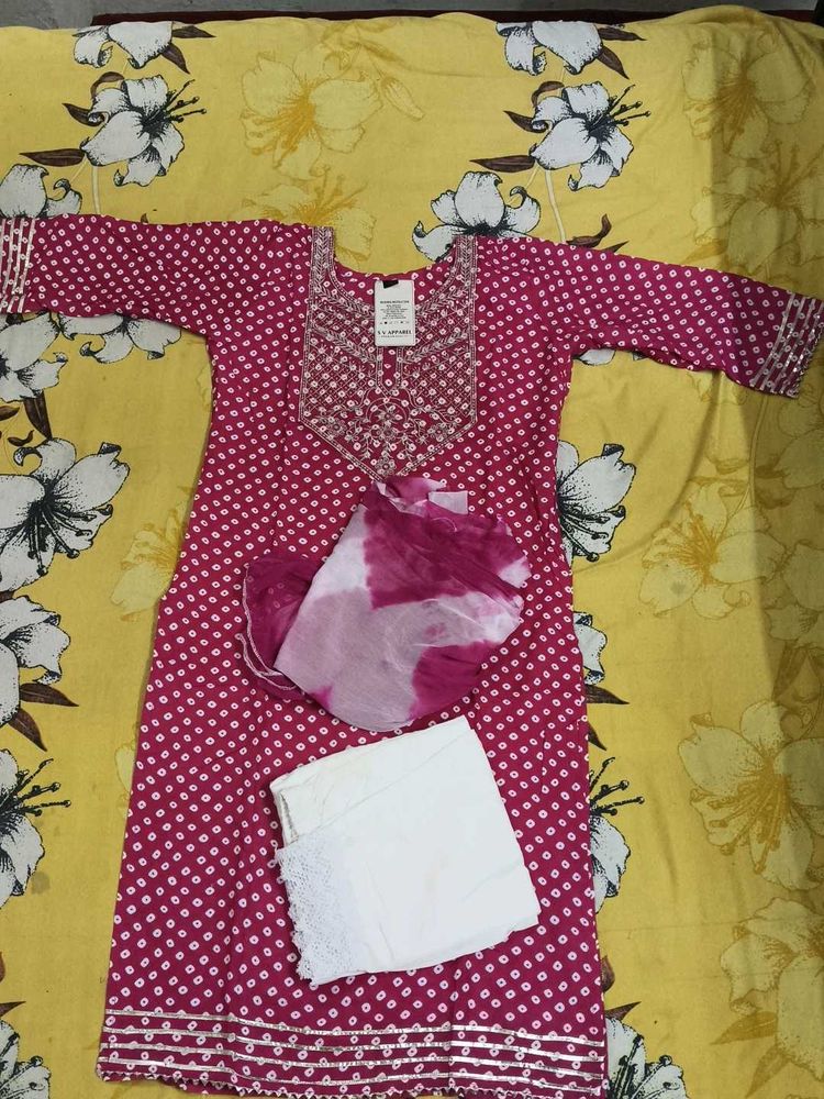 Beautiful Pink Bandhani Kurta Set