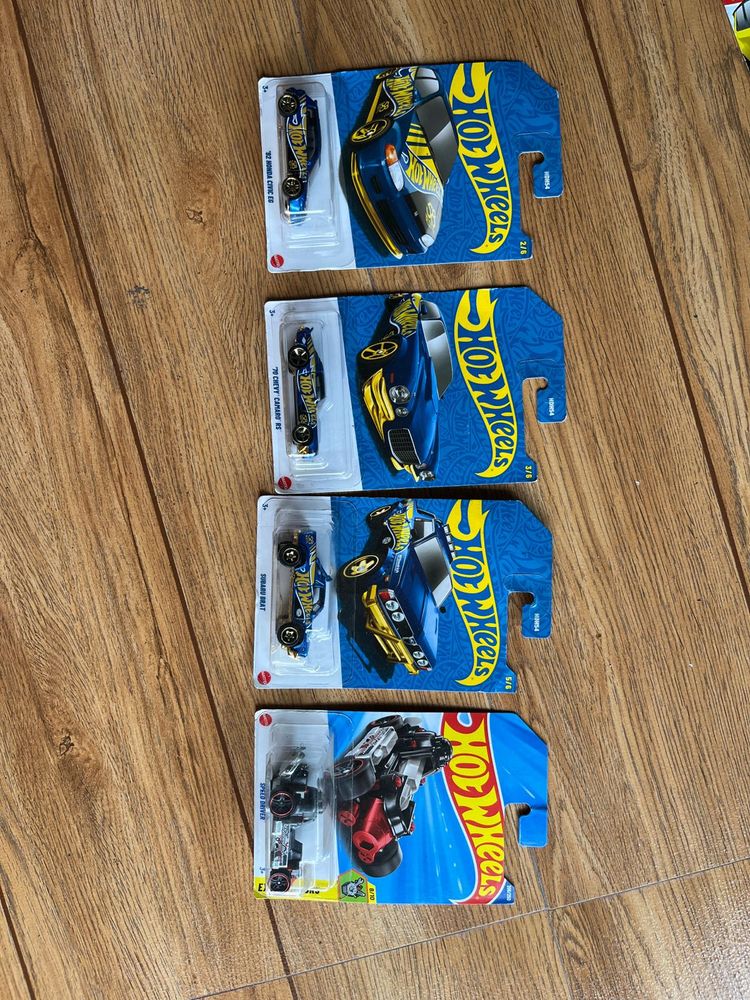 Hotwheels 4cars Combo