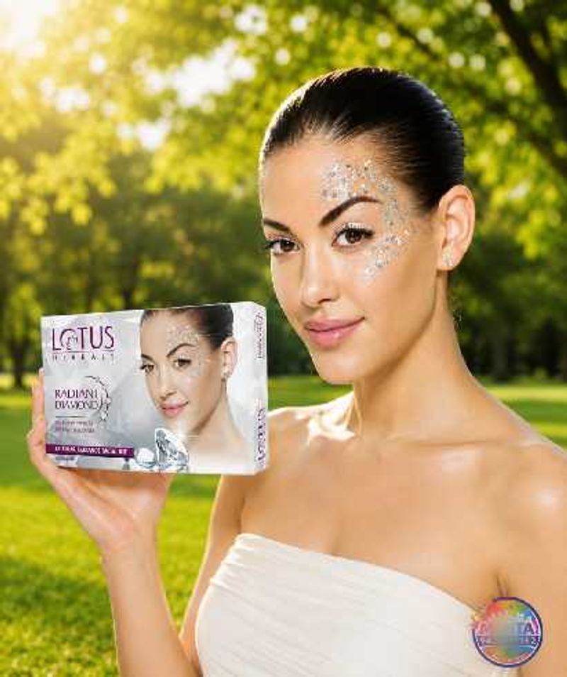 Lotus Herbals Radiant Diamond Kit