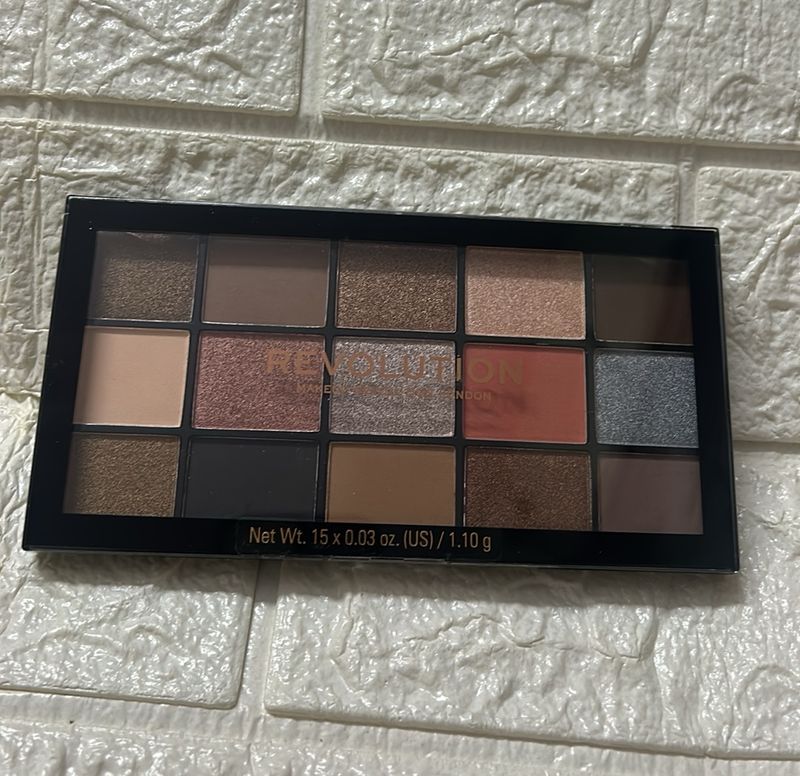 Makeup Revolution Eyeshadow Palette
