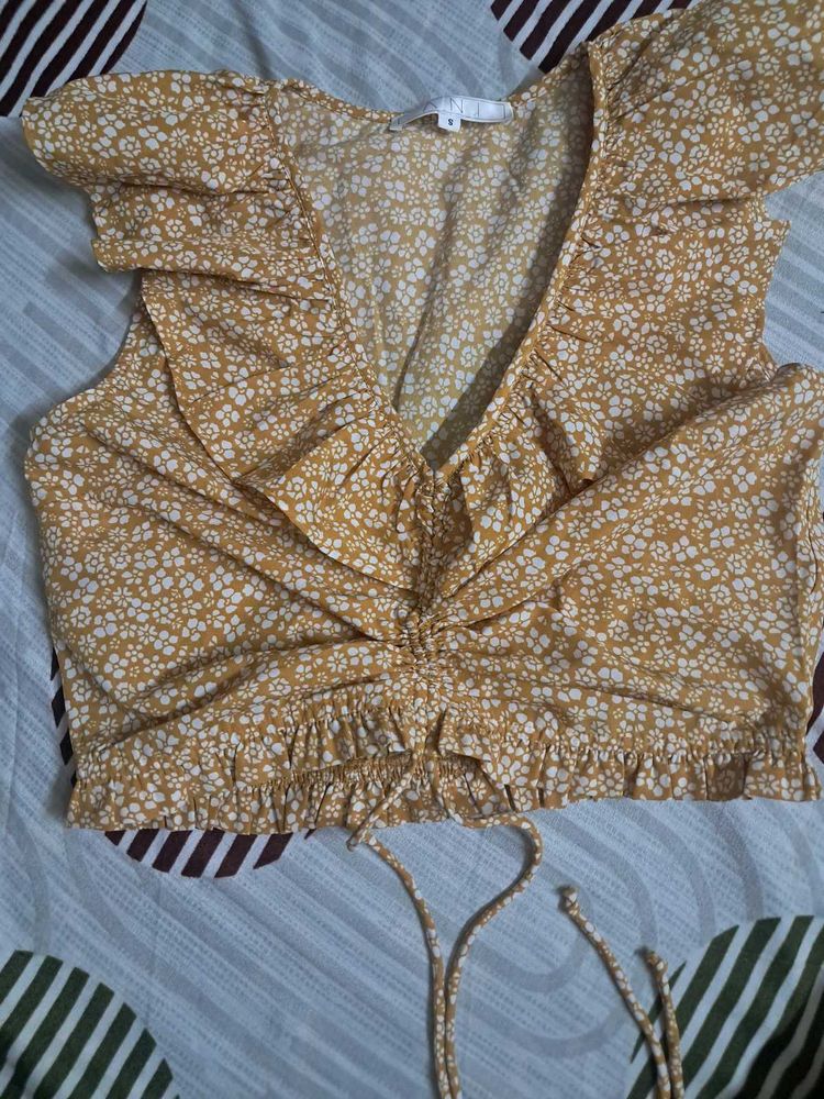 Chic Floral Ruched Crop Top