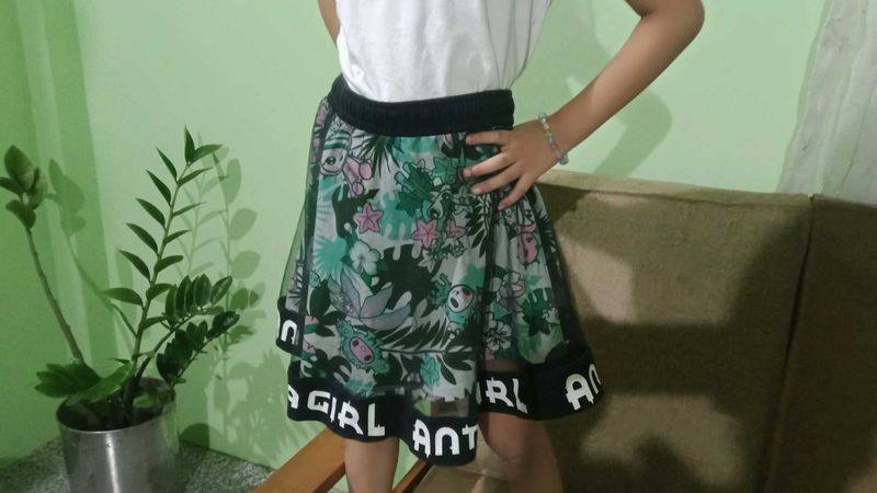 Girls Floral Print Skirt.
