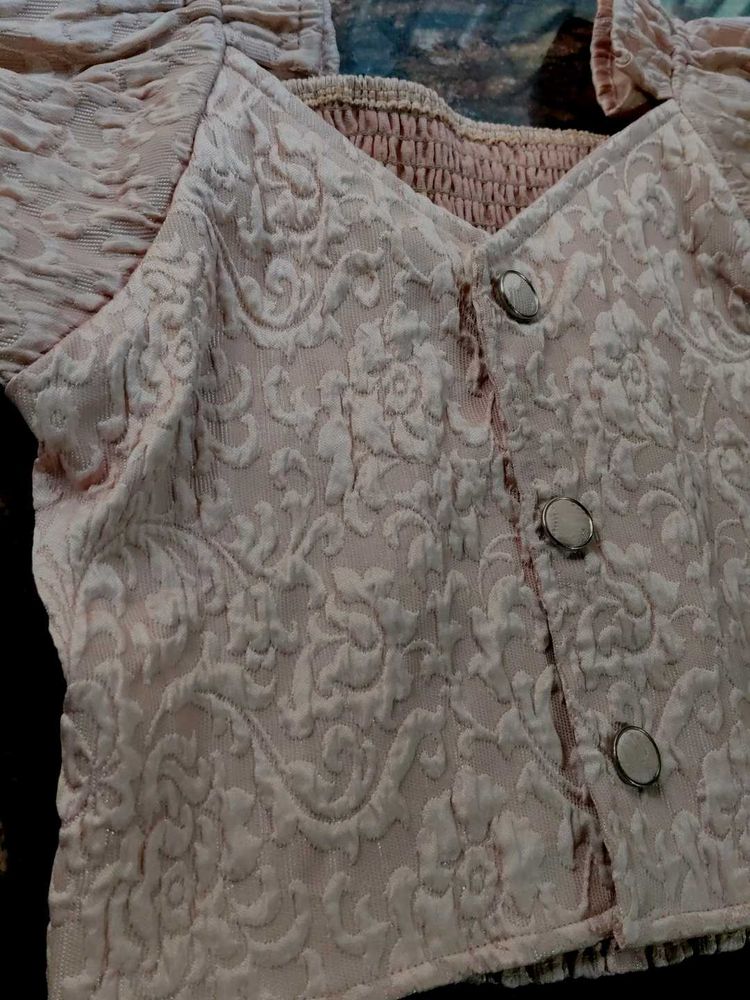 Cute Detailed Baby Pink Top🩷