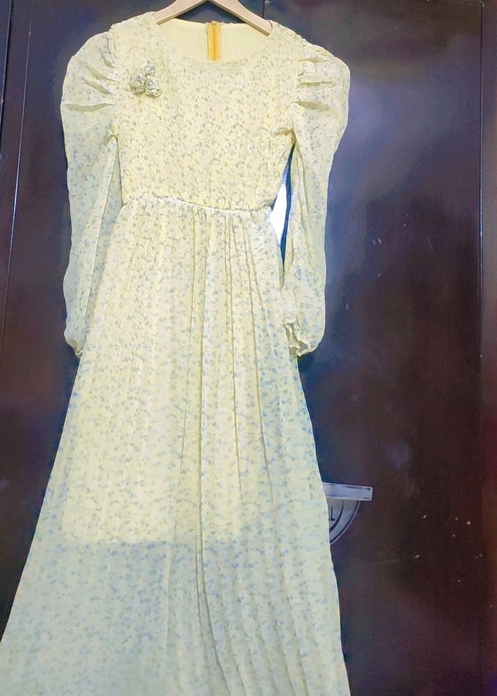 Light Yellow Dress For Girl Or Woman 30 Bust