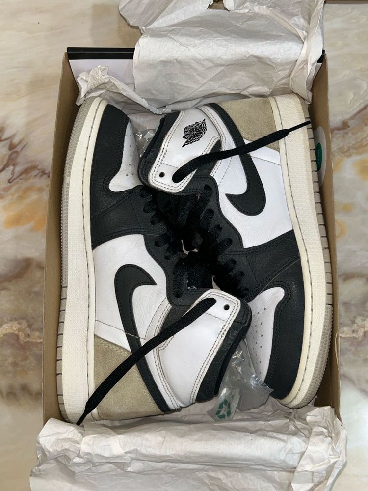 Air Jordan 1 Retro High-Bleached Coral