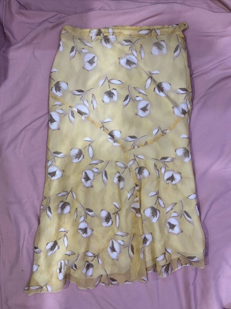 Flowy Yellow Floral Midi Skirt