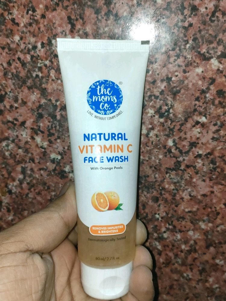 The Moms Co. Natural Vitamin C Daily/ Face Wash