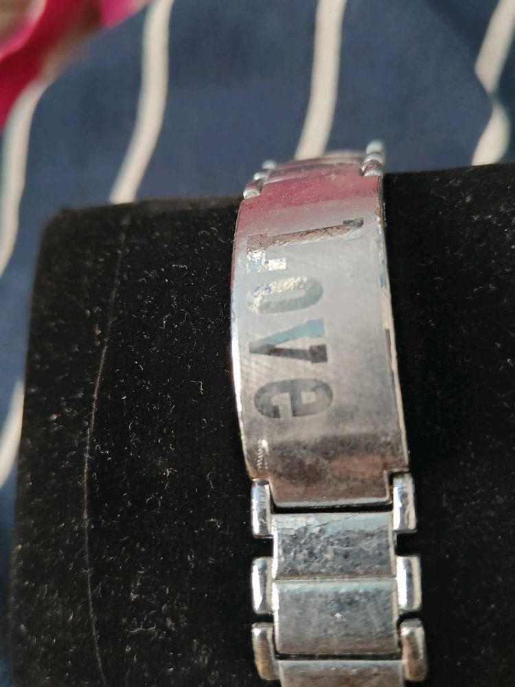 Chic "Love" Accent bracelet