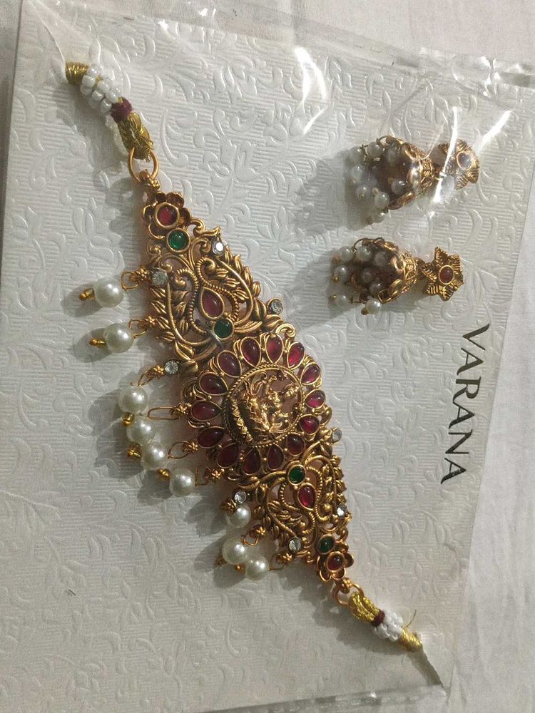 Necklace &amp; Earring Set
