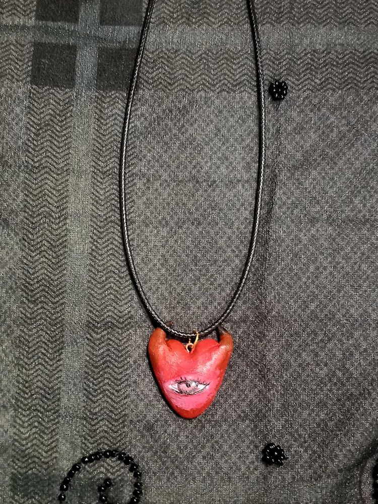 Evil heart and bug pendant ♥️