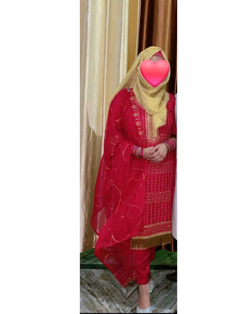 Queen pink Embroidered Kurta Set