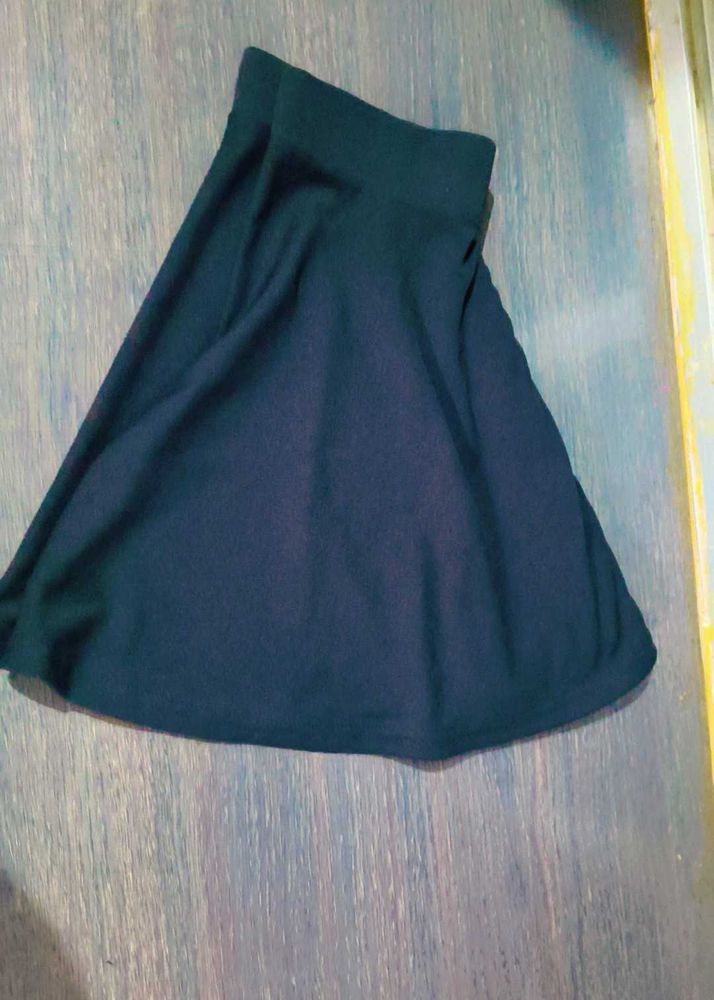Simple Black Skirt 3