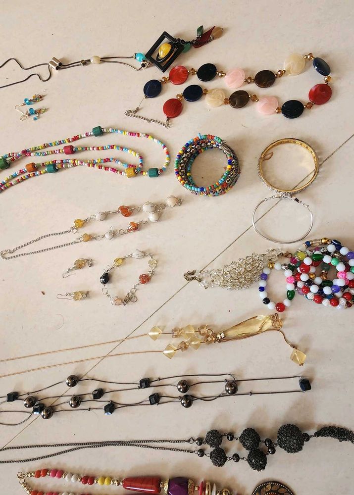 Assorted Women's Jewellery Set