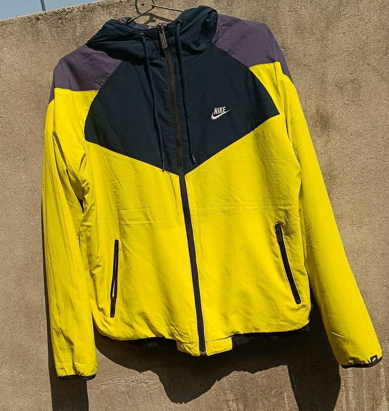 Nike Reversible Jacket – 2-in-1 Design