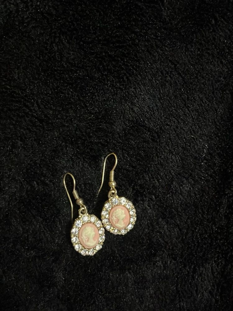 Elegant Cameo &amp; Crystal Earrings