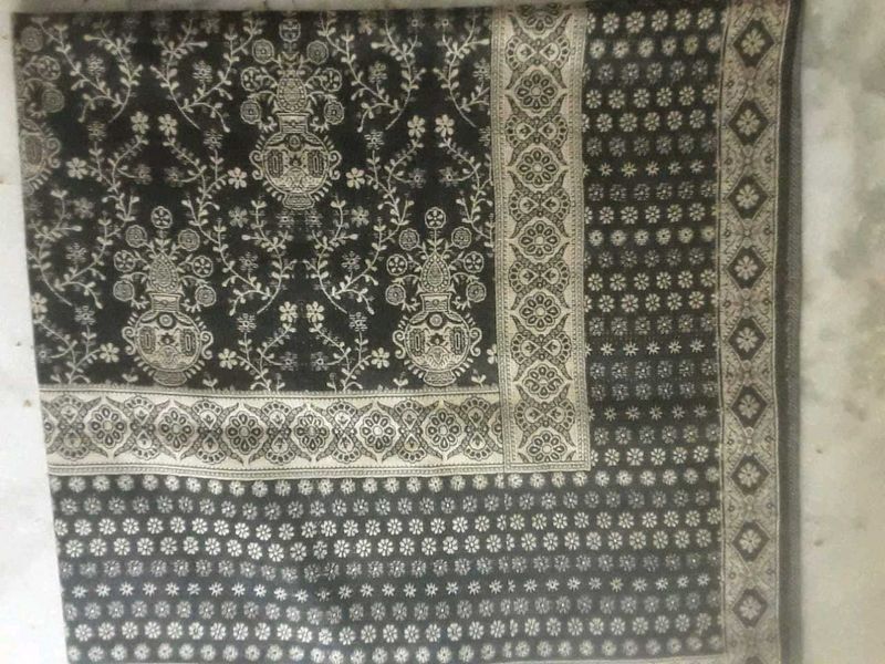 Elegant Black &amp; White shole