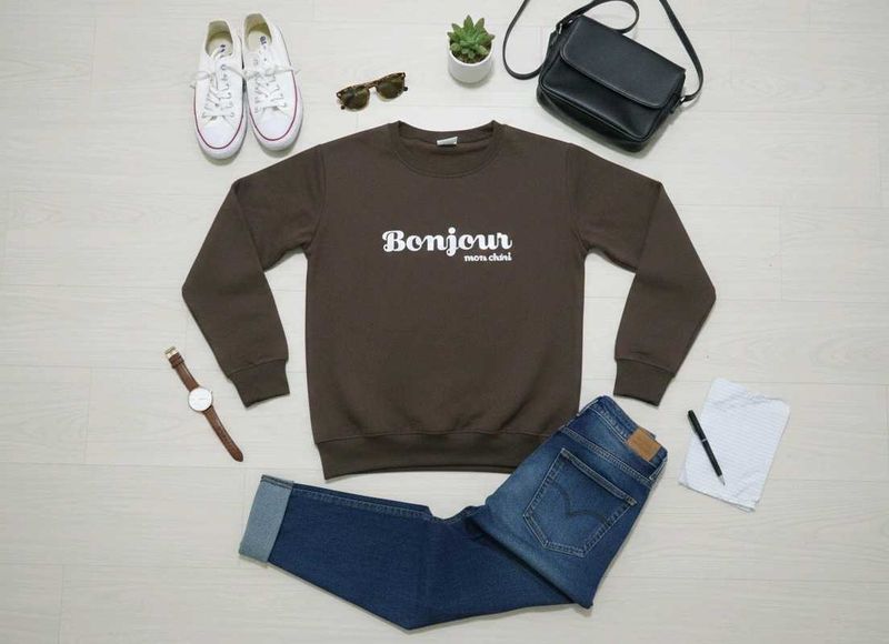 Bonjour Sweatshirt - Chic &amp; Cozy