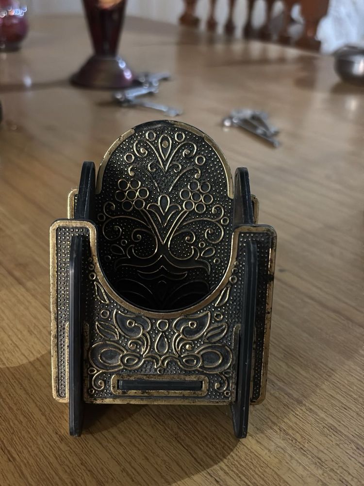 Vintage Style Holder