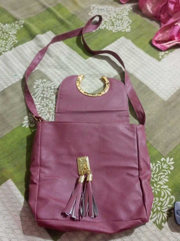 Chic Dusty Rose Crossbody Bag with Tassel Detail
