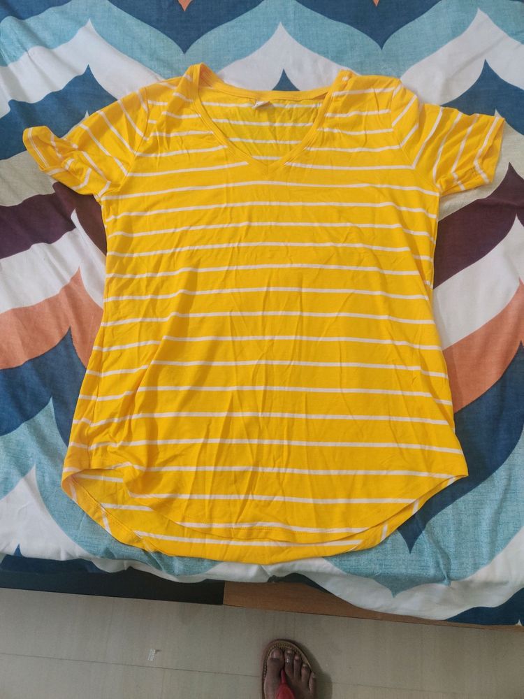Old Navy T-Shirt