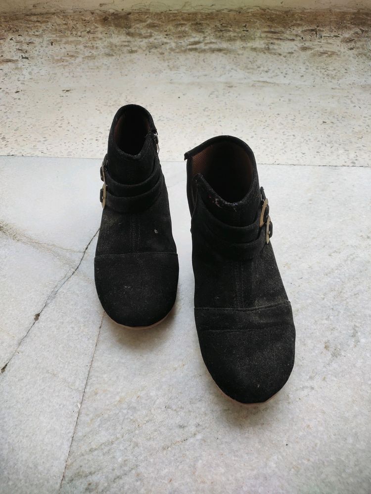 Black Boots