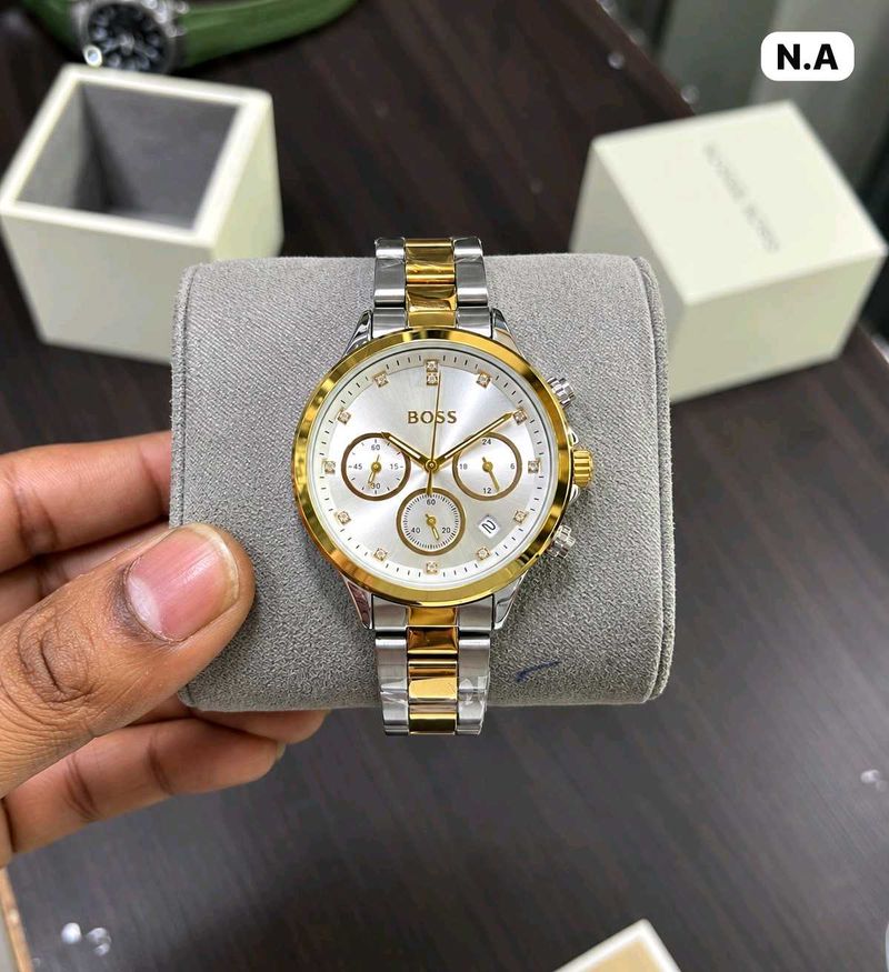 BOSS Chronograph Watch ⌚✨Elegant gold-tone finish