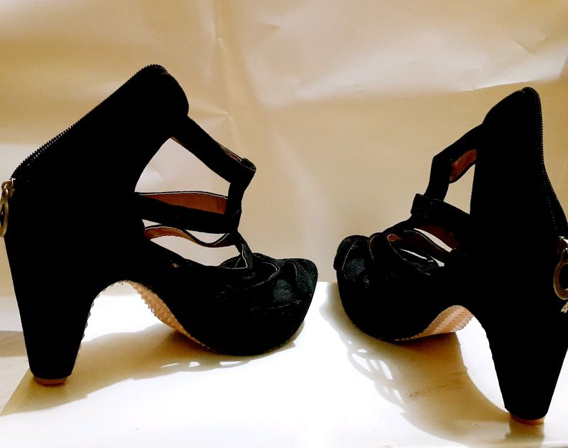 Jet Black , Trendy And Party Wear Heels.