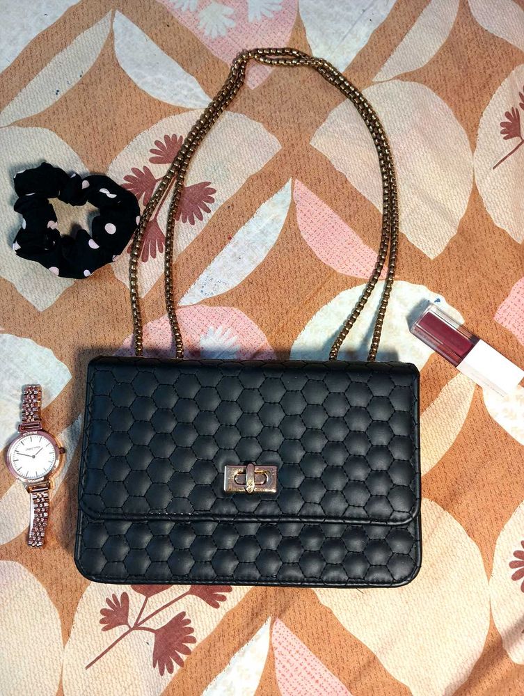 chii black bag/ purse/ shoulder bag