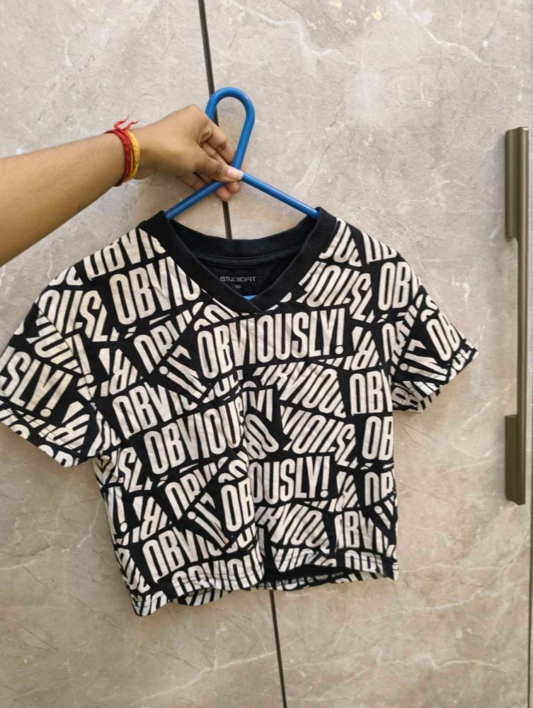 Trendy Graphic Print Crop Top
