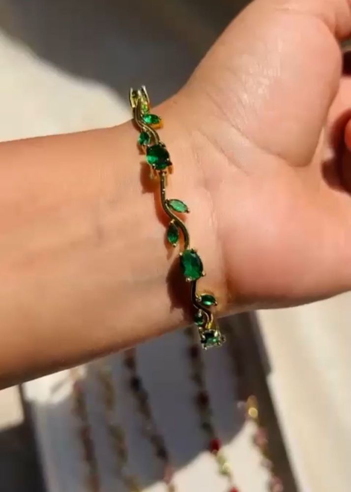 Gold-Plated Emerald tulip 🌷 Bracelet
