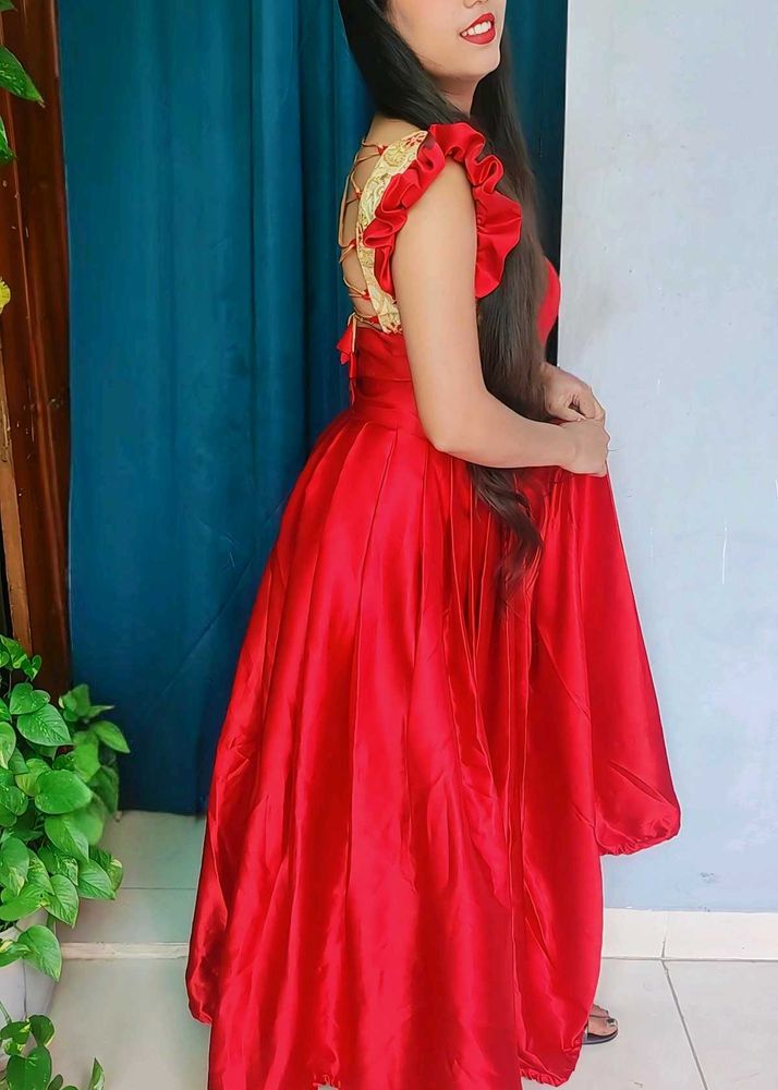 Elegant Red Skirt &amp; Golden Top