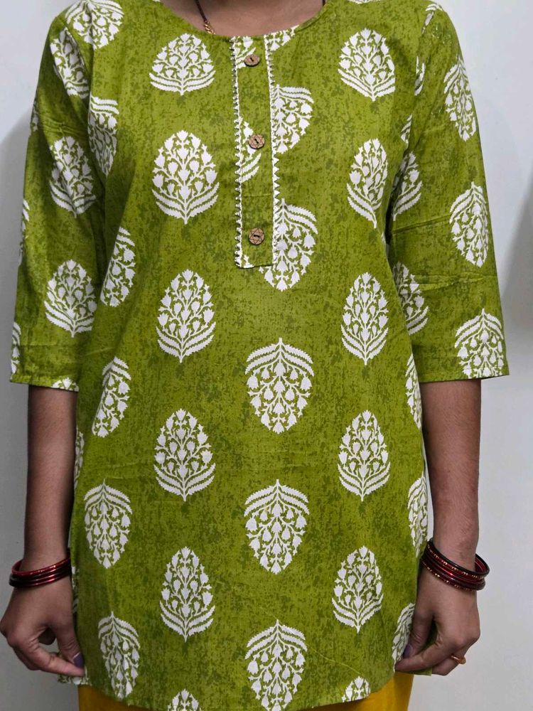 Green Kurta with White Print