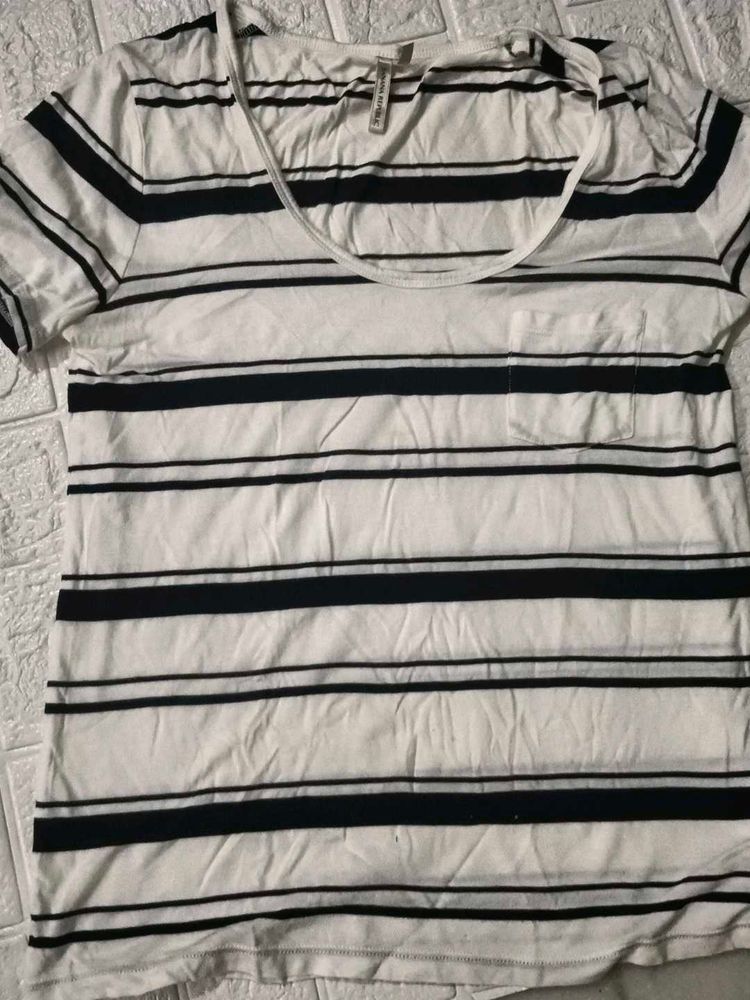imported brand tshirt Banana republic
