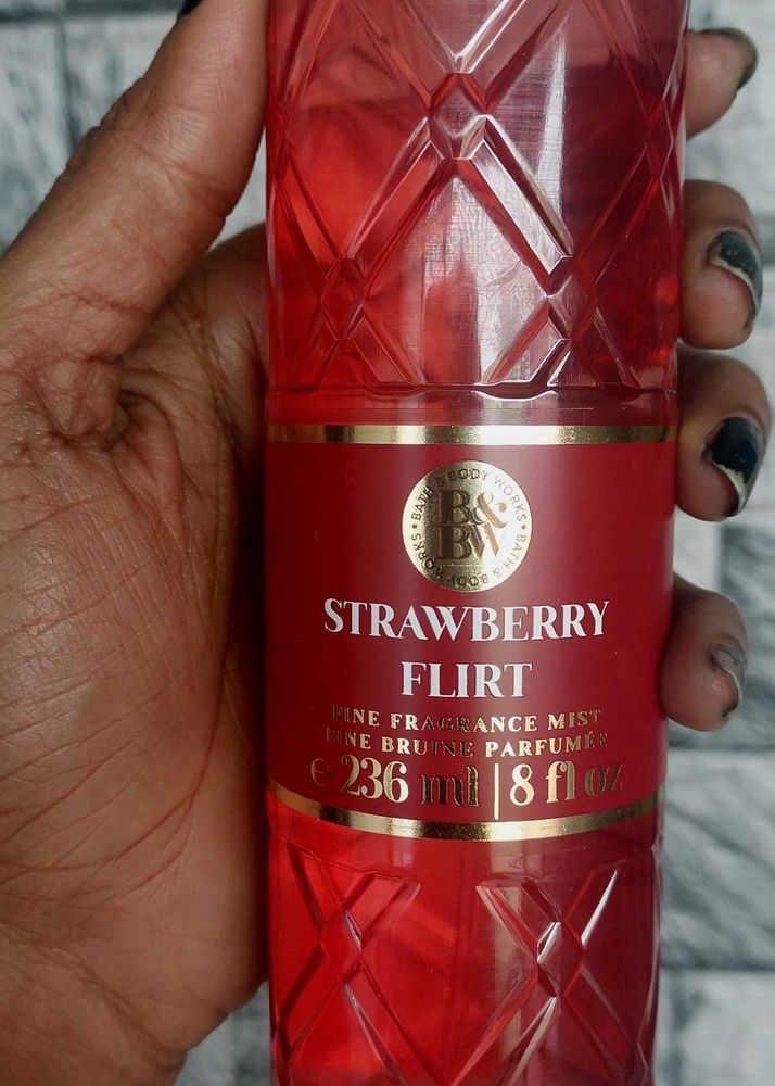 Strawberry flirt Body Mist Bath 236ml