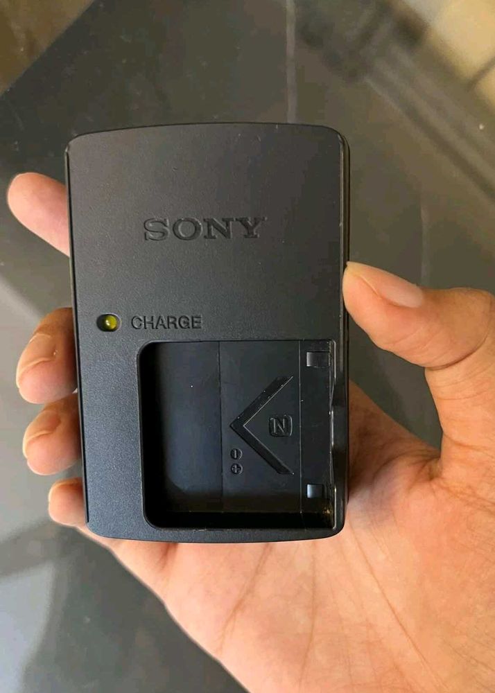 New Sony charger for Digital Camera Batteries