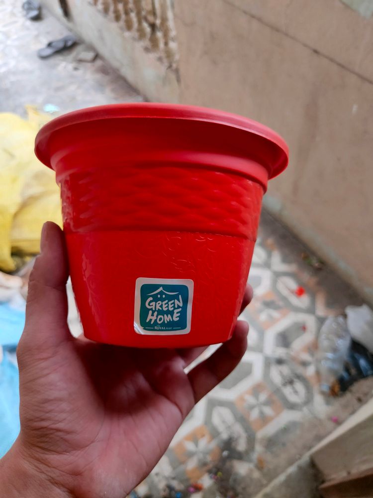 Used  Plastic Pot 5 Inc Set Of 6