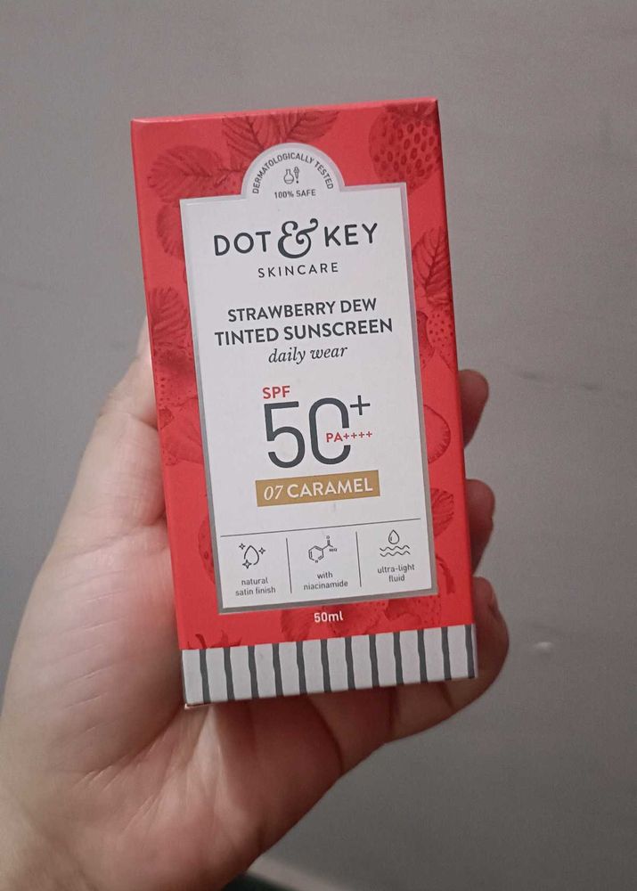 DOT &amp; KEY Strawberry Dew Tinted Sunscreen SPF 50+