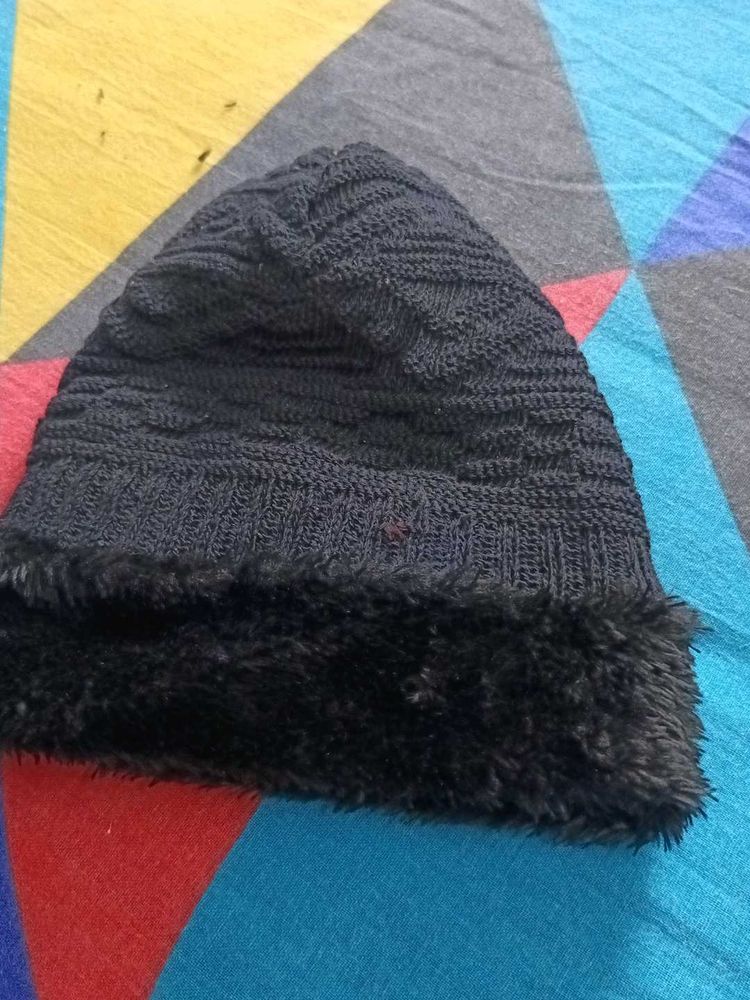Cozy Black Knit Beanie with Fur Trim