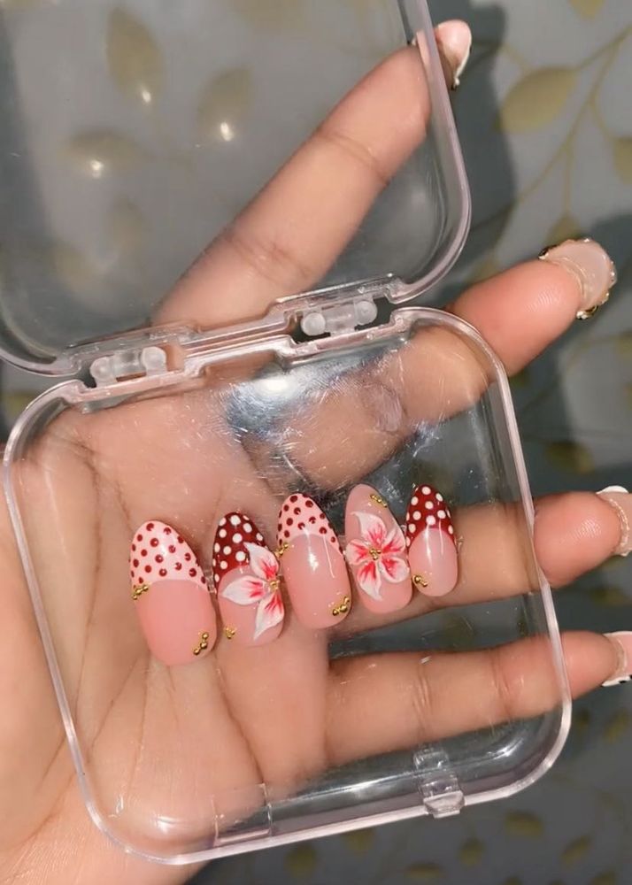 Press-On Nails with Floral &amp; Polka Dot Design