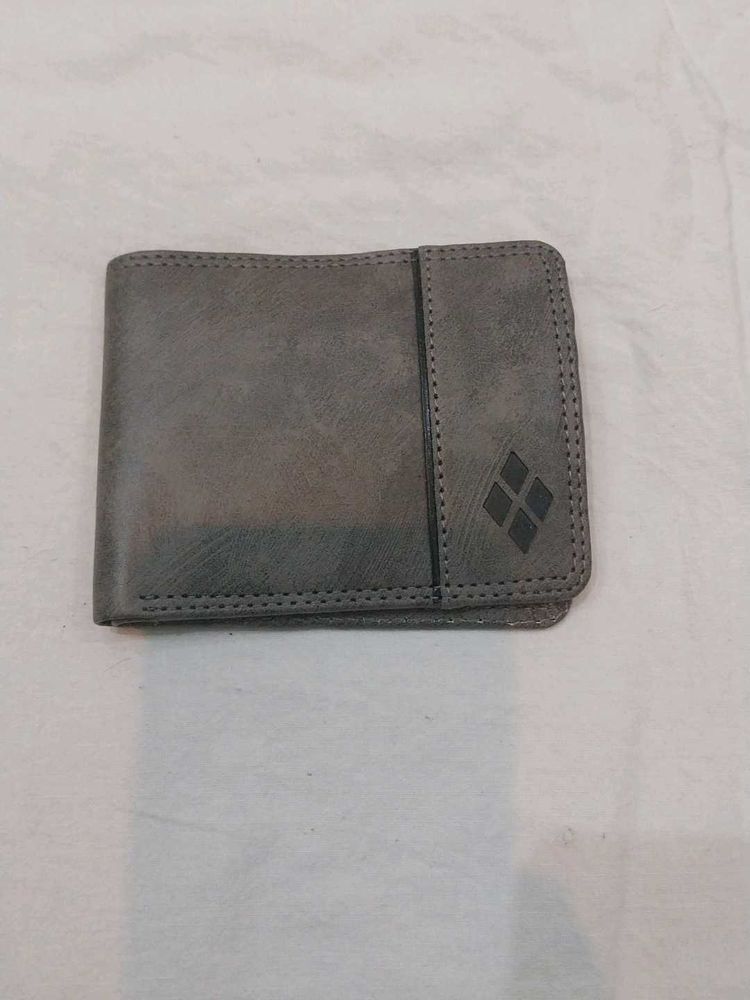 Stylish Grey Bi-Fold Wallet