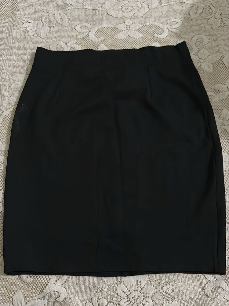 it has a very soft material with stretch ability
