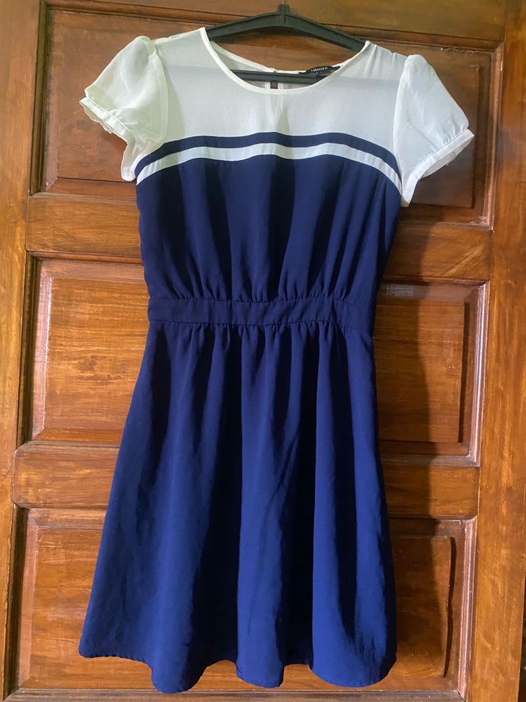 Chic Blue &amp; White Striped Dress