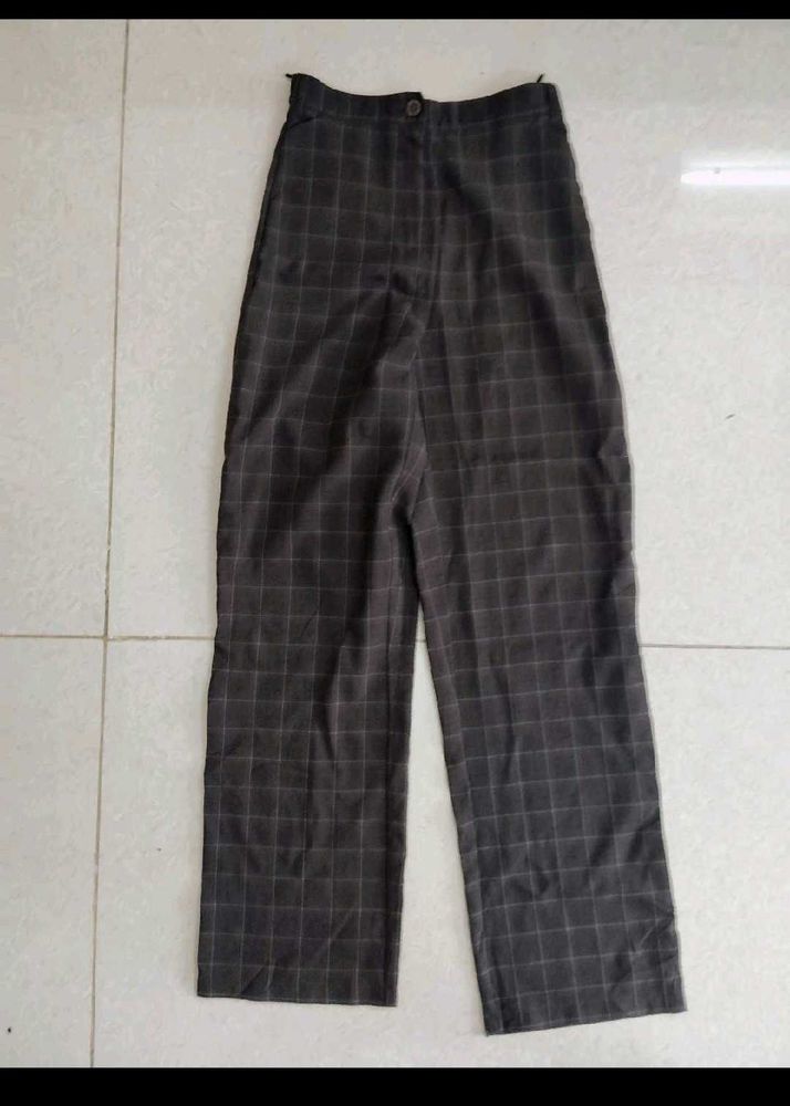Chic Plaid Pants