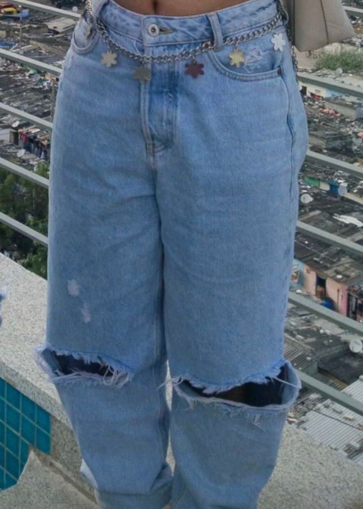 Ripped Baggy Jeans - ZARA