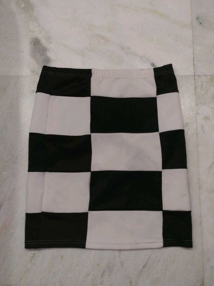 BLACK AND WHITE CHECKERS SKIRT MIDI