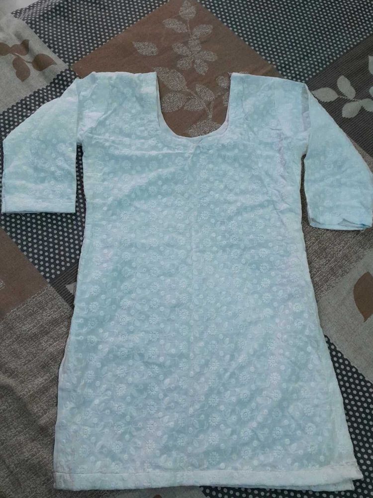 Elegant White Chikankari Kurta