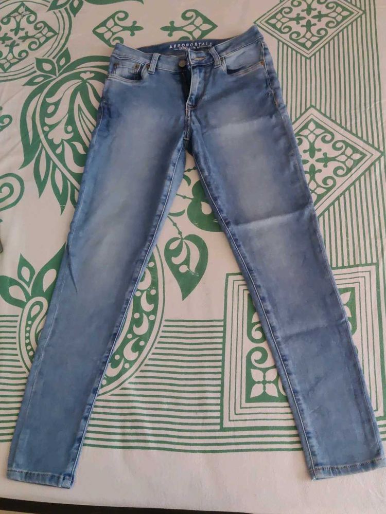 Aeropostale Light Wash Jeans