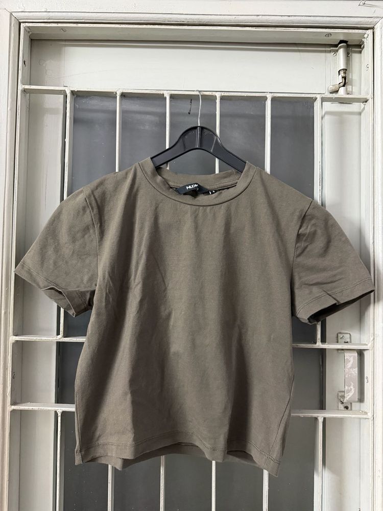 NUOV Basic Crew Neck T-Shirt