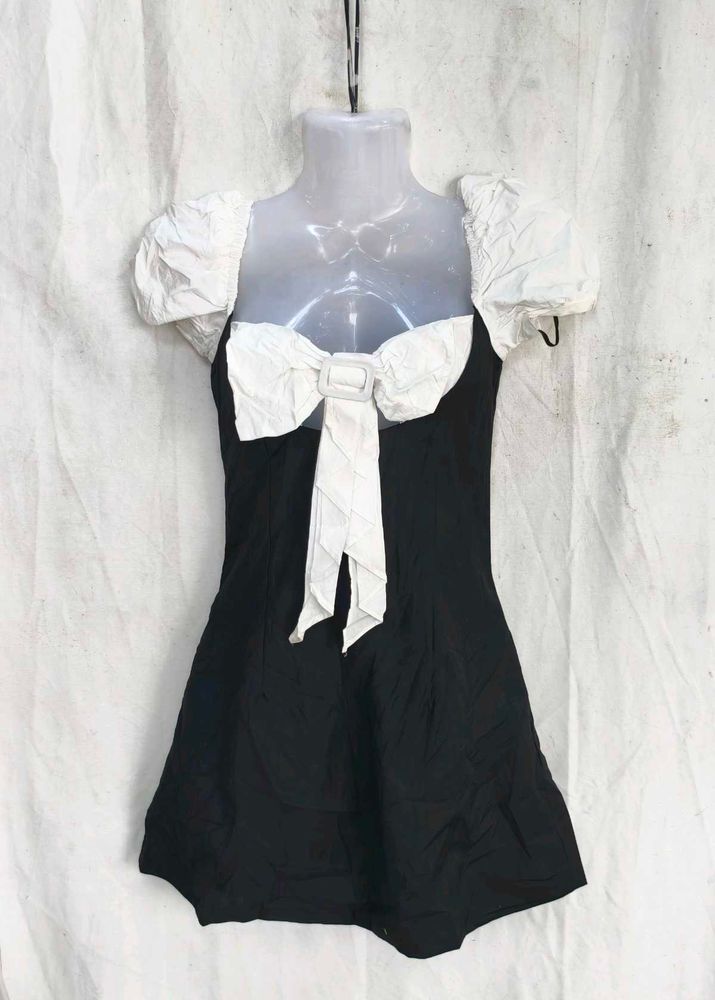 20167. Cute Black &amp; White Puff Sleeve Dress